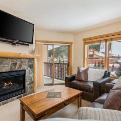 Steps to Superbee Lift with Hot Tubs & Mountain Views