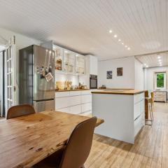 1 Private Room in a Shared House with Garden Access