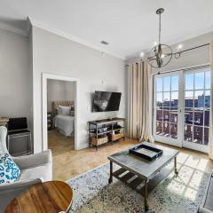 Twickenham l Heated Community Pool l Private Balcony l Close to Rosemary