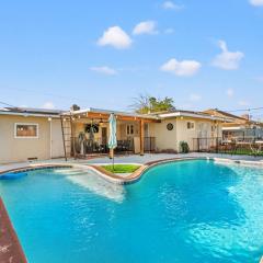 Pool & Fire Pits • Pet Friendly • 3 BR Home