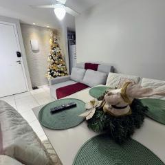 Flat com 2 Qts próx a praia, shoppings, mercados, restaurantes e padarias