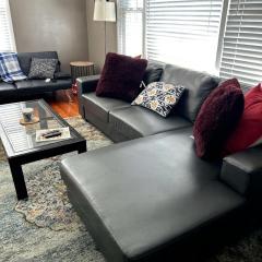 Relaxing 4BR Holiday Retreat Large, Cozy & Close to Airport