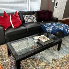 Relaxing 4BR Holiday Retreat Large, Cozy & Close to Airport