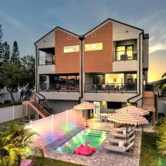 4 Bed 3 Bath, Pool Table, Heated Pool, Walk2beach