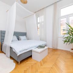 Lounge Piano Apartment