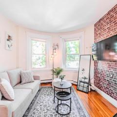 King Bed, 3 min to Washington Sq, 1 min to T