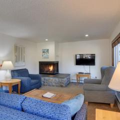 Walk to Ski Shuttle! Ideal Winter Park Basecamp