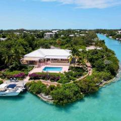 Caribbean Luxury Waterfront Villa w Housekeeping