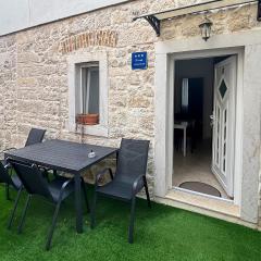 Gorgeous Apartment In Opuzen With Wifi