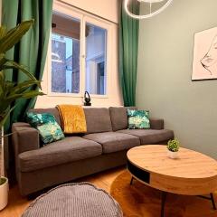 Modern Suite - Perfect for 5 Guests - 2 Balcony - Netflix - by Smart Home