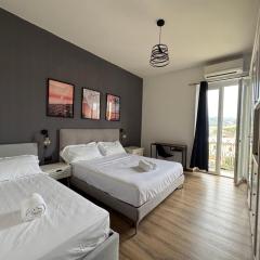 Bilocale luminoso ed elegante-Parcheggio gratuito