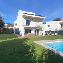 Stunning Villa 25' from Barcelona