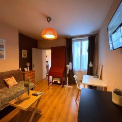 Le Repaire des Sablons 2 Pers 150m place du marche