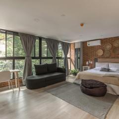 Kyux Building, Style and Comfort