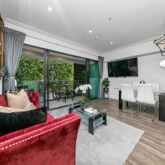 Spacious Sky Tower View!