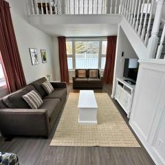 Family Townhome with outdoor pool access