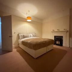 Spacious Home - Solihull Town Centre- Near NEC-BHX