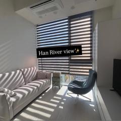 NEW-Hongik University Hapjeong Station 2 minutes Luxury hotel style Panoramic Han River View Queen bed for 2 people Comfortable sofa Interior