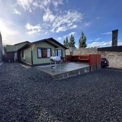 cabaña refugio junto al cerro