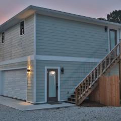 Beach Apt with Fire pit, boat parking and Grill