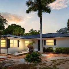 St Pete heated pool hot tub 5 min to the beach