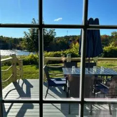 Harbor Bend House - River View in the Center of Town