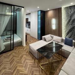 Modern 1BR, Lux-Skyscraper Large, Loggia and View