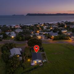Cozy Cottage - Whitianga Holiday Home