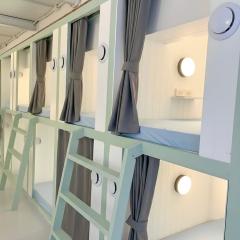 Easy Monday Capsule Resort Bangkok