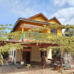 Flower Bungalow Mpai Bay