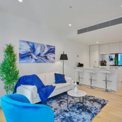 High-Rise Luxury 2-Bedroom Apartment with Pool, Gym and Views