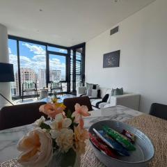 Stylish suites with City-view & Balcony in York&George