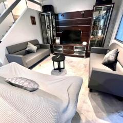Family House Sunway 4BR Walk to Lagoon Pyramid University