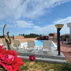 Stunning Apartment In Nin With Wifi