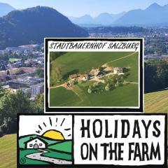 Stadtbauernhof Salzburg - Ferienwohnung - Gut Unterleithen - farm & the city