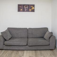 Three bedroom house near M54, J2