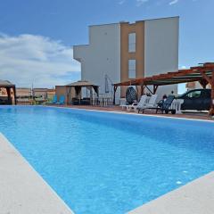 Stunning Apartment In Nin With Wifi