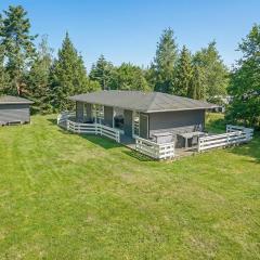 3 Bedroom Beautiful Home In Væggerløse