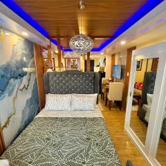 J&J Havenstay Ananda Square