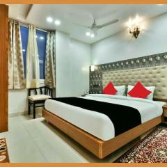 Hotel The Ayushshman Palace Inn Near Vishwanath Temple - Parking -Free Wi-fi and Restaurant Facilities - Fully Air conditioning Room- A Top Rated Hotel In Varanasi