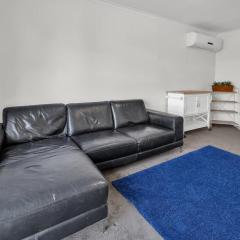 Hoppers Crossing Hideaway Giant Backyard