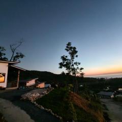 Laeley 1,000 miles resort