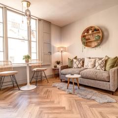 Artizan's Den - central, Japandi style