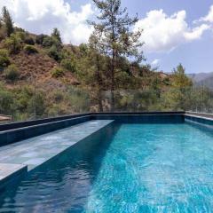 Kakopetria Luxury Villa w pool