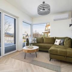 Hrube Wierchy Apartment in Zakopane with Mountain View, Parking and Air Conditioning by Renters Prestige