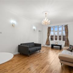 2 Bedrooms Apartment Close to Central London