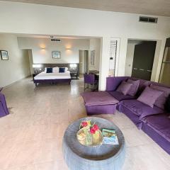 Perfectly positioned in English Hbr !