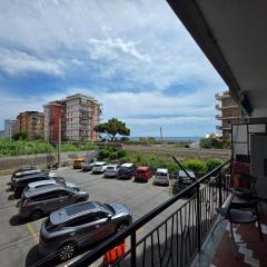 Sea View, 3-room apt 50m from beach with AC