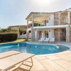 Villa Melograno con piscina e giardino privato a soli 500 mt dal mare