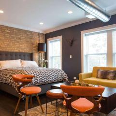 Stadium Residence, Balcony & Parking, Sleeps 8